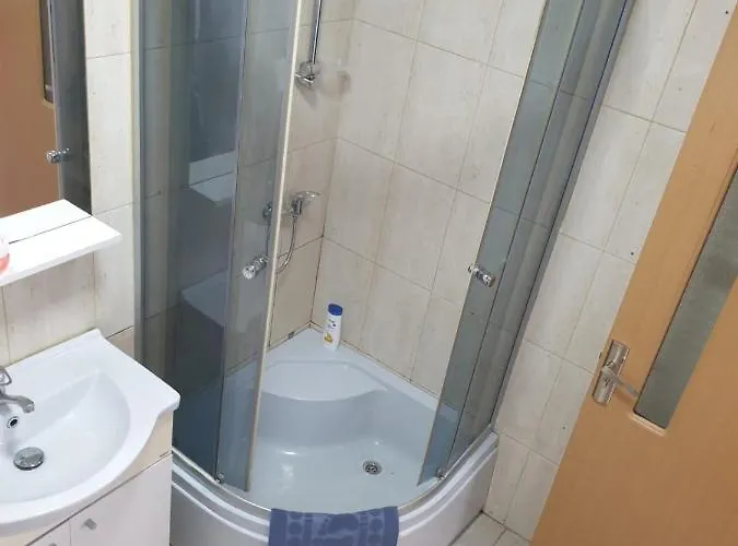 Appartement Garsoniera 2 *